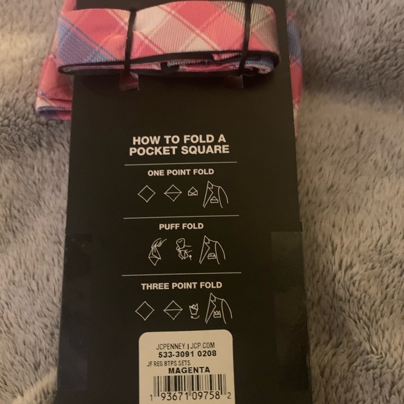 NWT JF Ferrar Pretied Bow Tie and Pocket Square - Picture 8 of 13